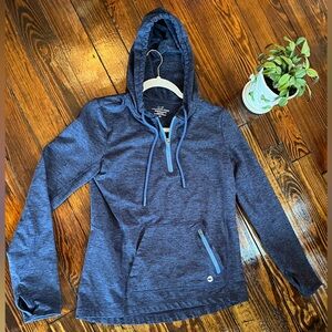 Women’s vineyard vines performance pullover